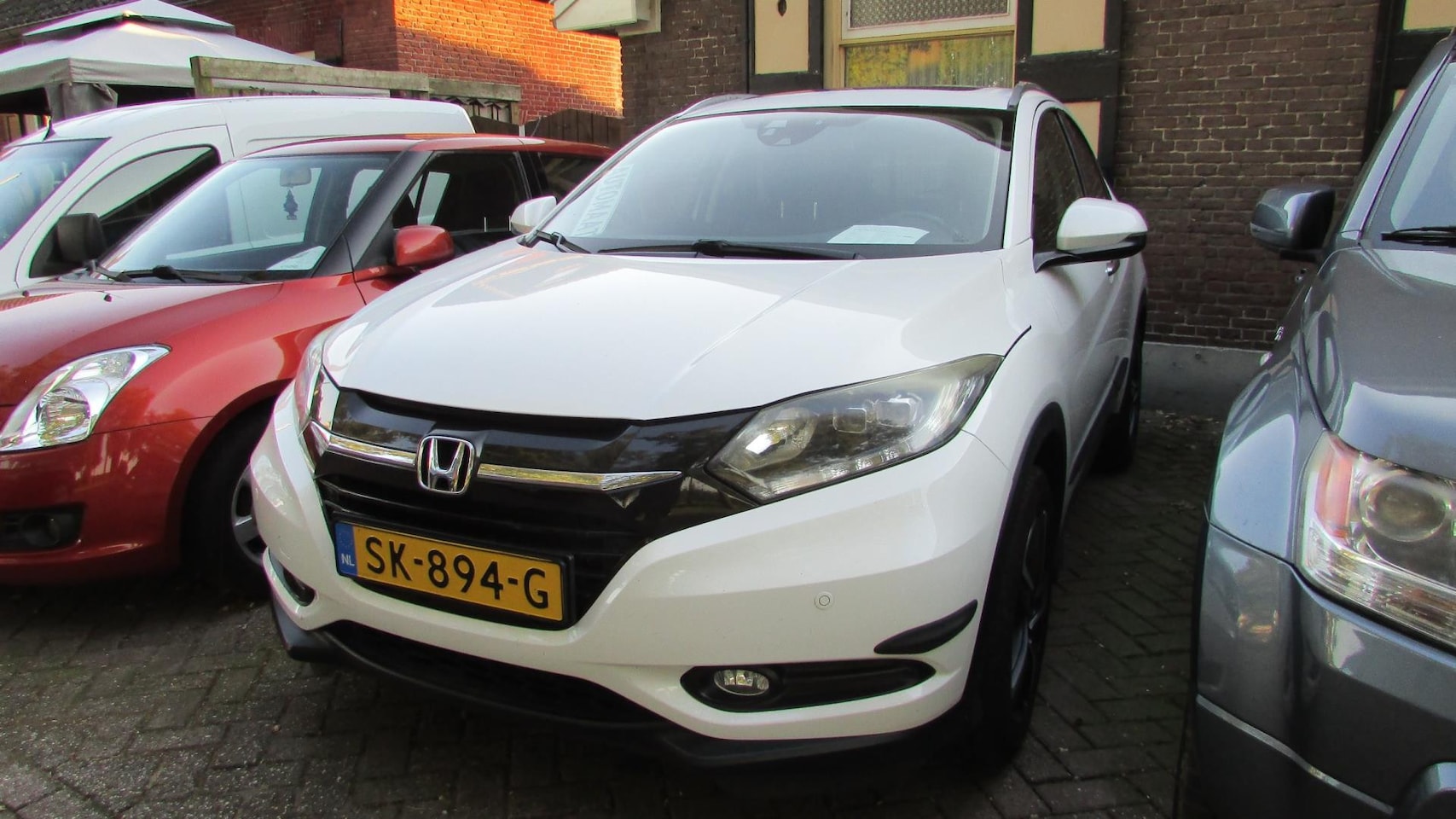 Honda HR-V - 1.5 i-VTEC Executive 1.5 i-VTEC Executive - AutoWereld.nl