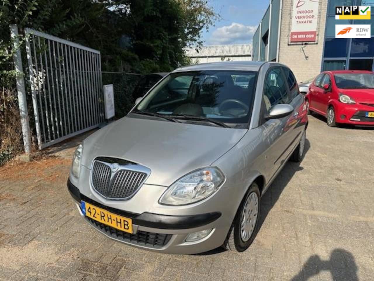 Lancia Y(psilon) - Ypsilon 1.4-16V Oro Automaat, Airco, Nap, Apk 04/2025 - AutoWereld.nl