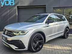 Volkswagen Tiguan - 1.5 TSI R-Line BLACKSTYLE HEADUP PANO VOL