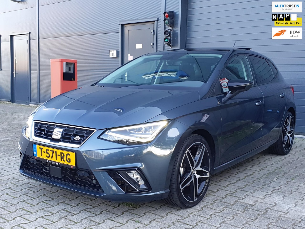 Seat Ibiza - 1.0 TSI FR / PANO / ACC / BEATS / KEYLESS / STOELVERW. / CAMERA / CARPLAY / SFEERVERL. / D - AutoWereld.nl