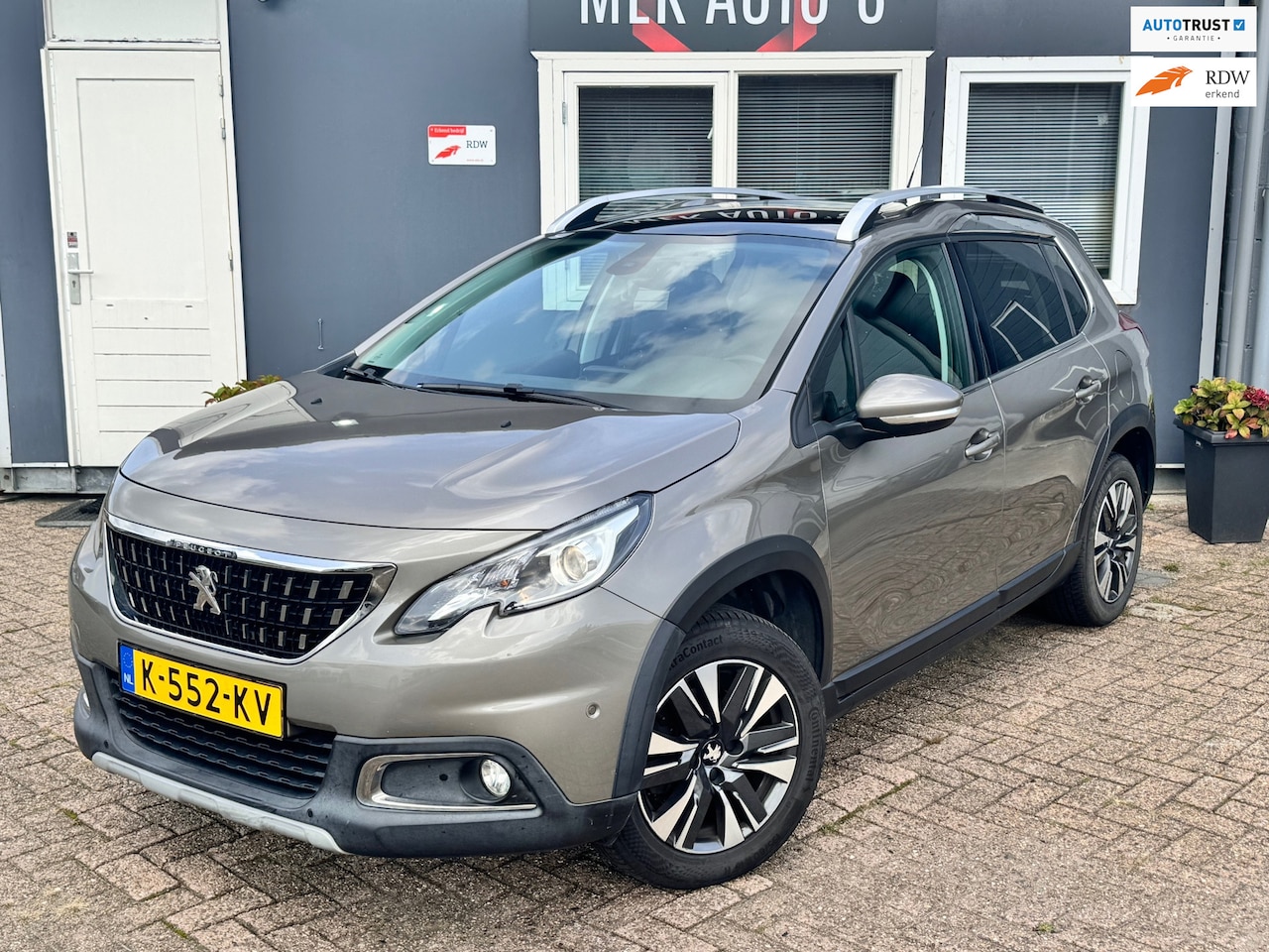 Peugeot 2008 - 1.2 PureTech GT-line Dealer Pano Trekhaak Half Leder - AutoWereld.nl