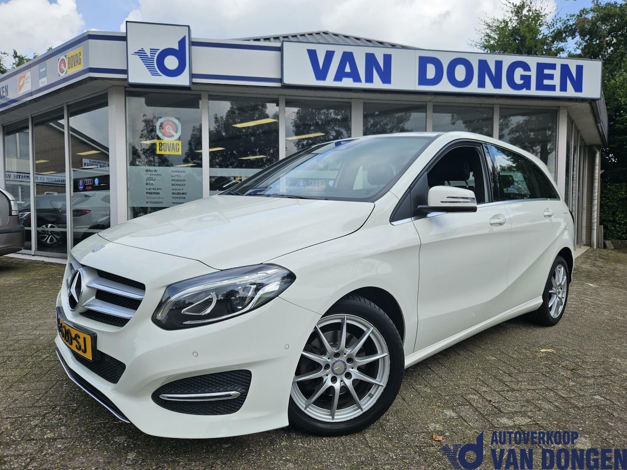 Mercedes-Benz B-klasse - 180 Prestige Automaat | Navigatie / Cruise / PDC - AutoWereld.nl