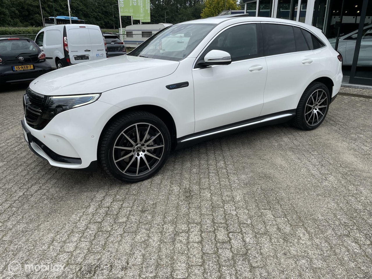 Mercedes-Benz EQC - 400 4MATIC AMG Line 80 kWh BJ,2022 - AutoWereld.nl