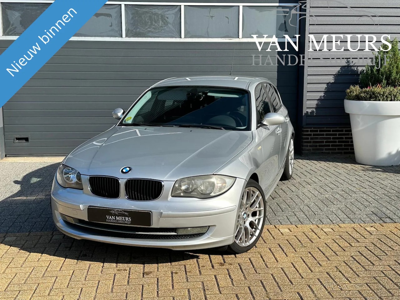 BMW 1-serie - 120i Business Line 120i Business Line, automaat, trekhaak, airco, 5 deurs, apk 02-2025 - AutoWereld.nl