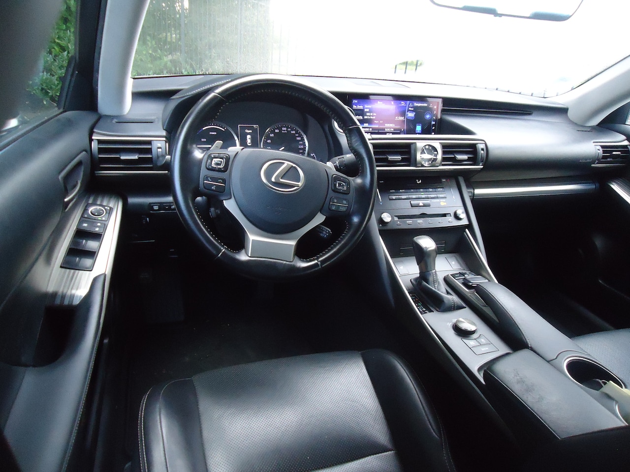 Lexus IS - 300h Hybrid Luxury Line AUTO MET DE JUISTE OPTIES