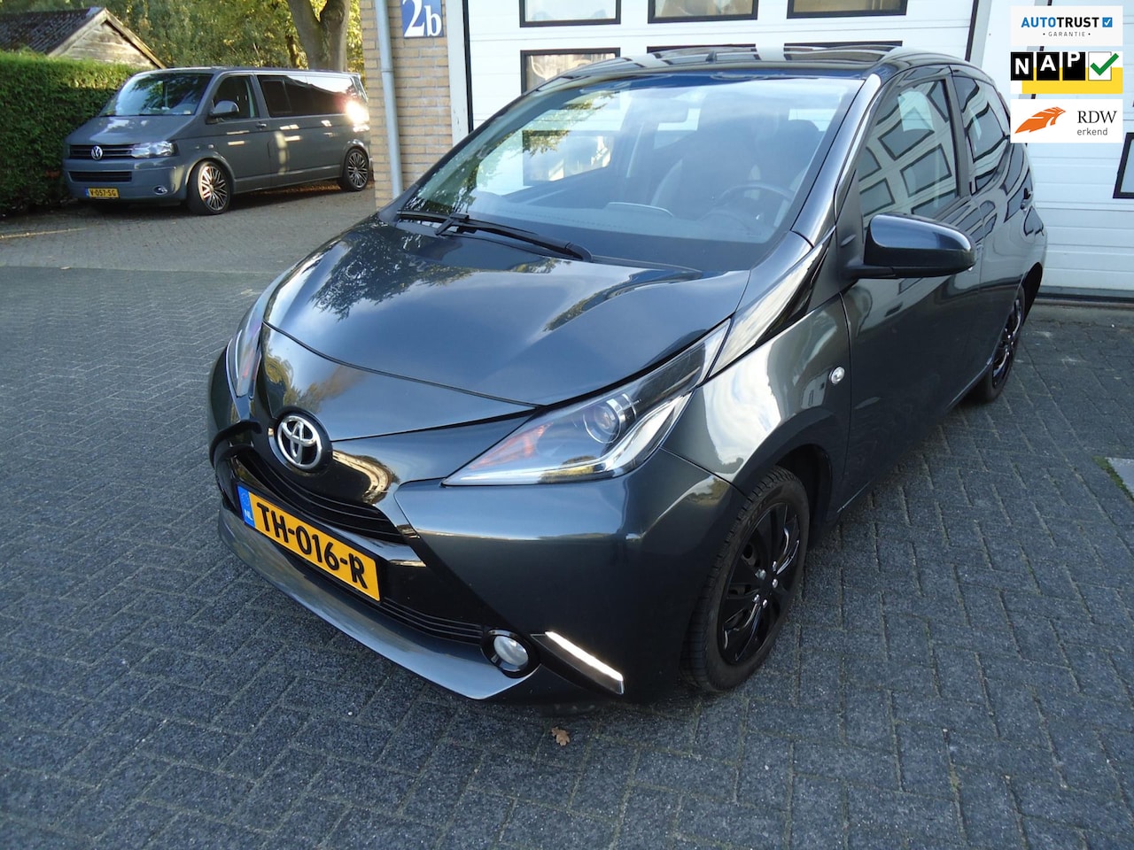 Toyota Aygo - 1.0 VVT-i x-nav 1.0 VVT-i x-nav - AutoWereld.nl