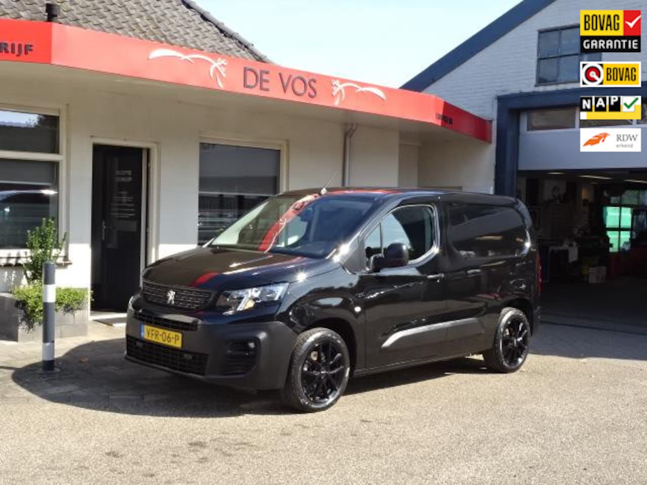 Peugeot Partner - 1.5 BlueHDI Asphalt 1.5 BlueHDI Asphalt - AutoWereld.nl