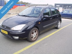 Ford Focus - 1.6 MET AIRCO 5 DEURS