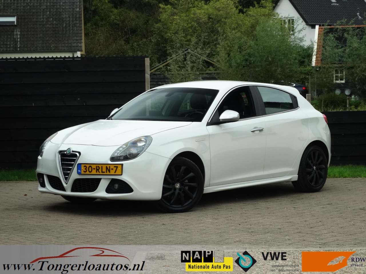 Alfa Romeo Giulietta - 1.4 T Distinctive Airco 17 inch Cruise Pdc Apk nieuw - AutoWereld.nl