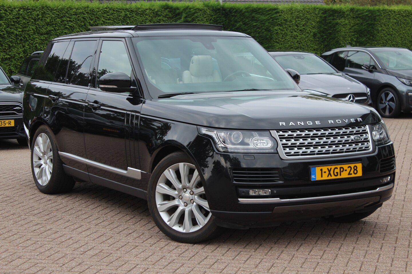 Land Rover Range Rover - 3.0 TDV6 Vogue / Panoramadak / 360Camera / Luchtvering / Meridian / Stuurverwarming / 21'' - AutoWereld.nl