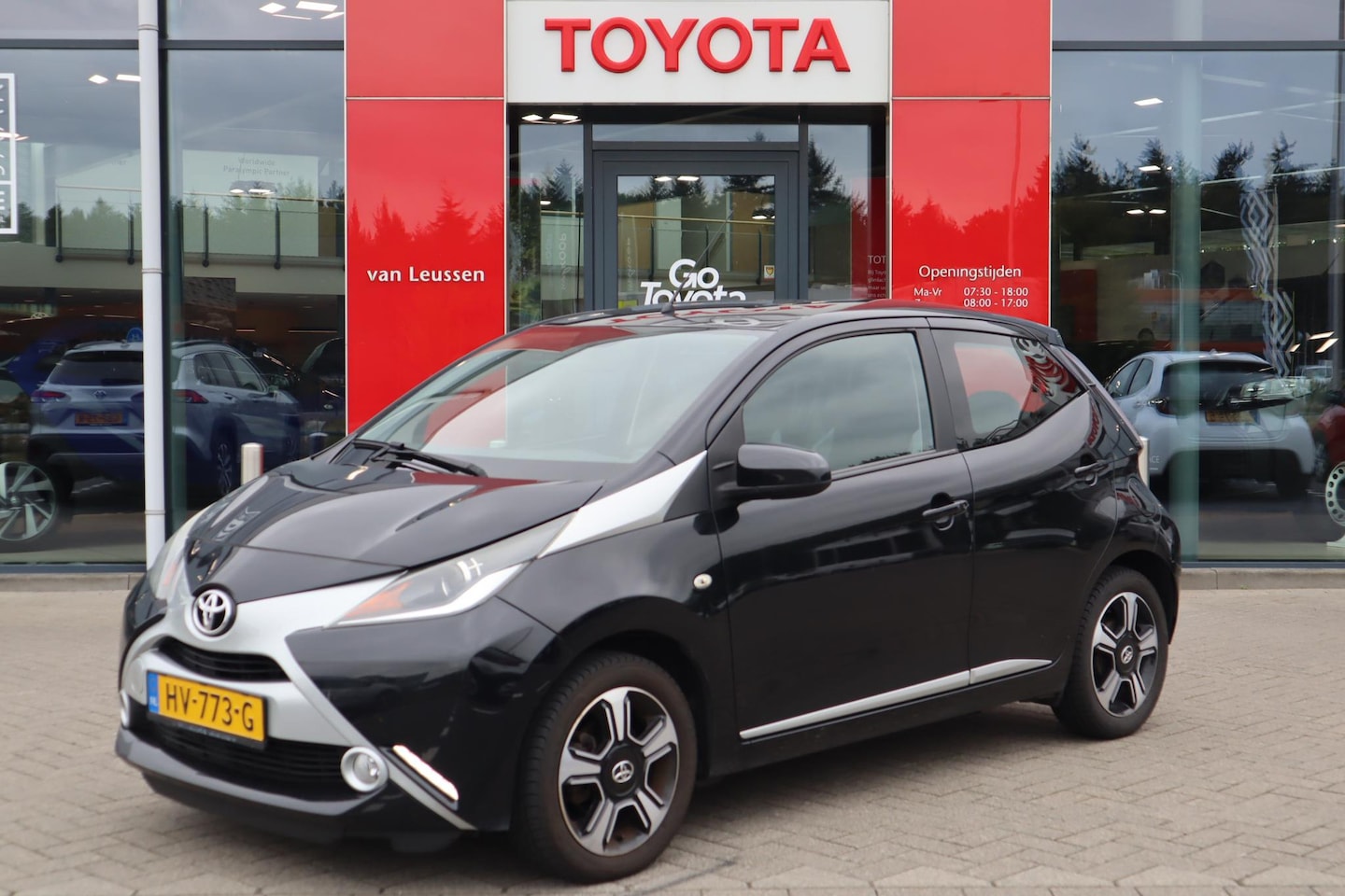 Toyota Aygo X - X-CLUSIV AUTOMAAT 5-DEURS CLIMA KEYLESS 15"LMV+ALL-SEASON CAMERA AUDIO-STUURWIELBEDIENING - AutoWereld.nl