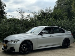 BMW 3-serie - 330e M-Performance / M-Sport / HUD / 360 / 19”