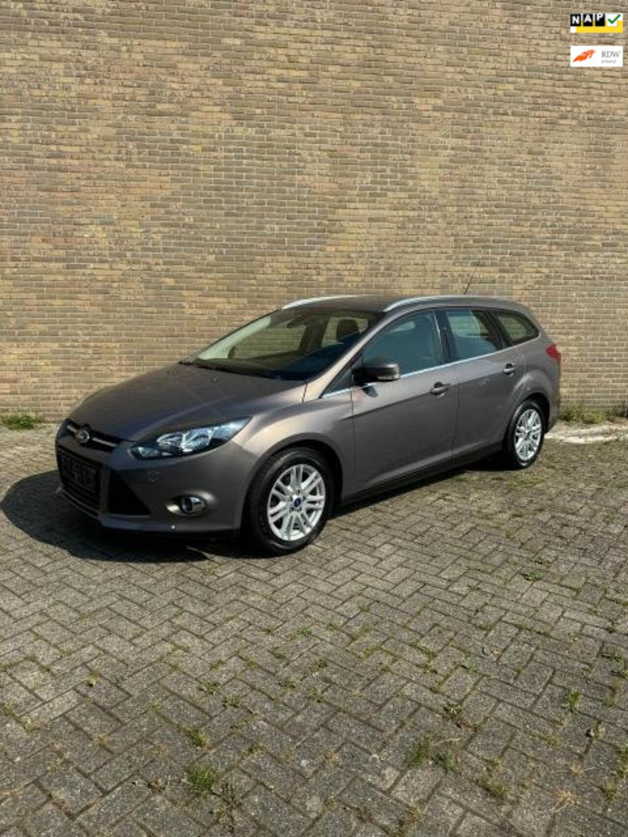 Ford Focus Wagon - 1.0 EcoBoost Titanium 1.0 EcoBoost Titanium - AutoWereld.nl