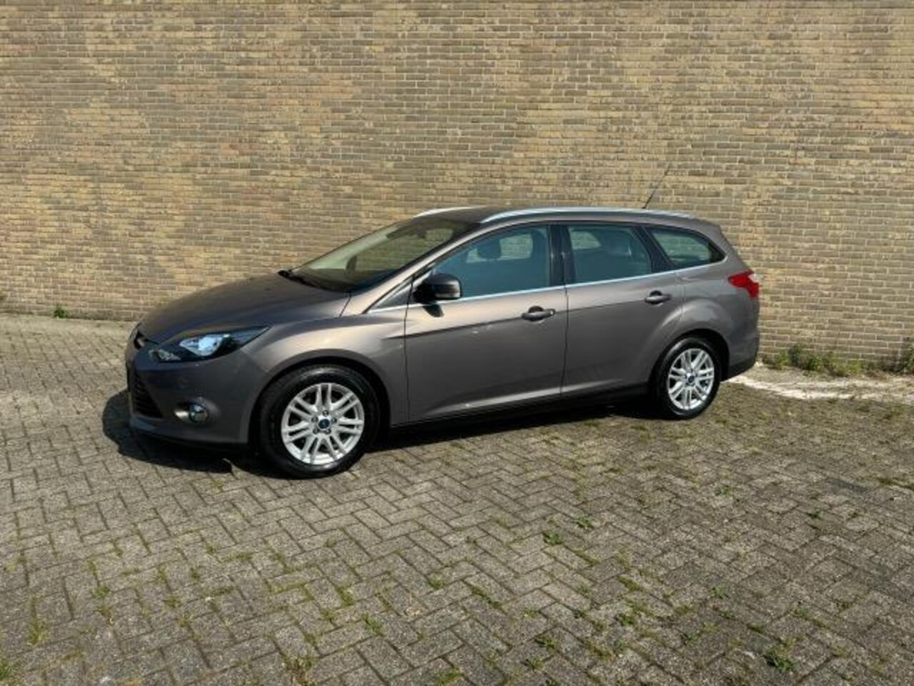 Ford Focus Wagon - 1.0 EcoBoost Titanium 1.0 EcoBoost Titanium - AutoWereld.nl