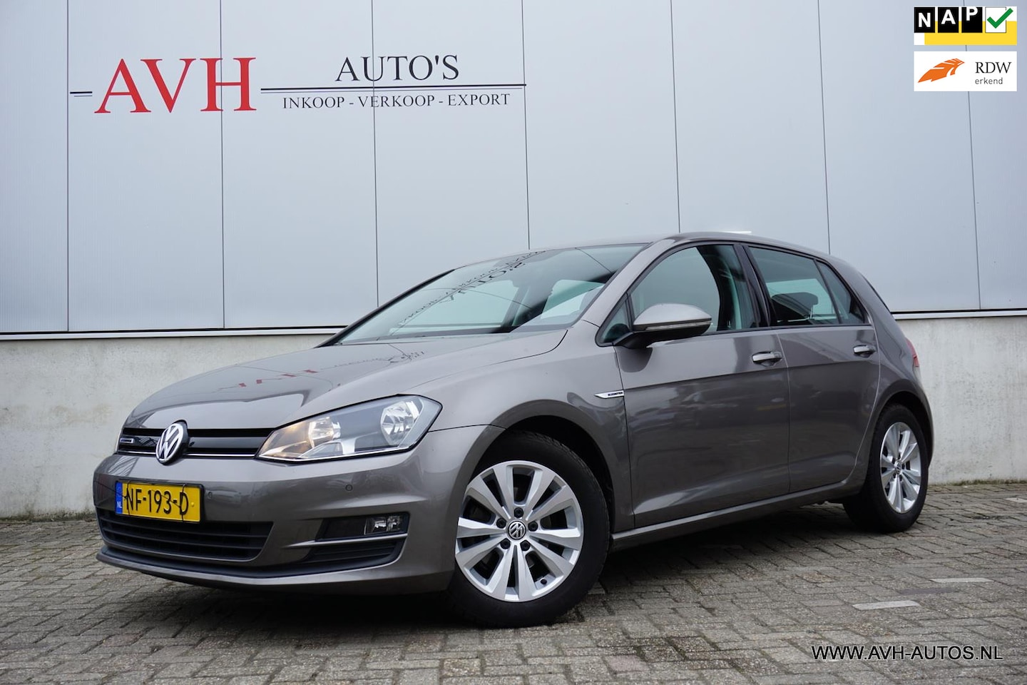 Volkswagen Golf - 1.0 TSI Comfortline 1.0 TSI Comfortline - AutoWereld.nl