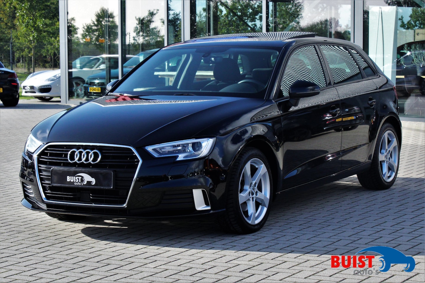 Audi A3 Sportback - 30 TFSI Sport PANO KEYLESS PDC 77479KM! - AutoWereld.nl