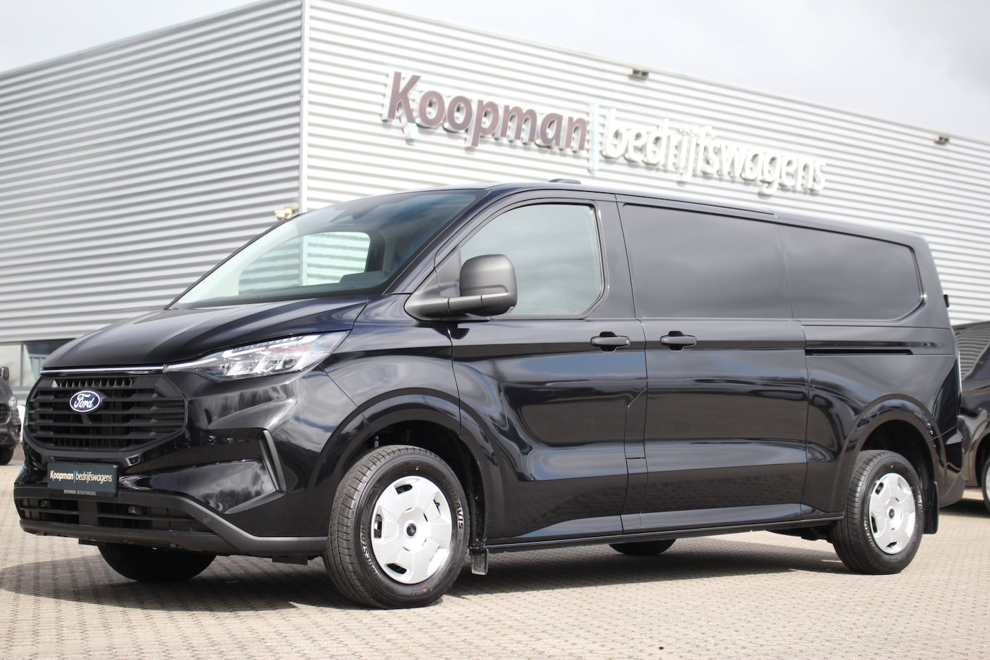 Ford Transit Custom - 300 2.0TDCI 136pk L2H1 Trend | Automaat | Adaptive Cruise | L+R Zijdeur | LED | Sync 4 13" - AutoWereld.nl