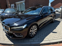 Volvo V60 - 2.0 B4 Inscription Achteruitrijcamera, Apple Carplay, Stoelverwarming