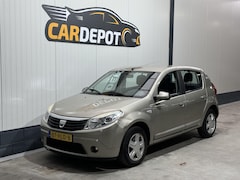 Dacia Sandero - 1.6 Lauréate Airco.wordt geleverd met een vol jaar APK