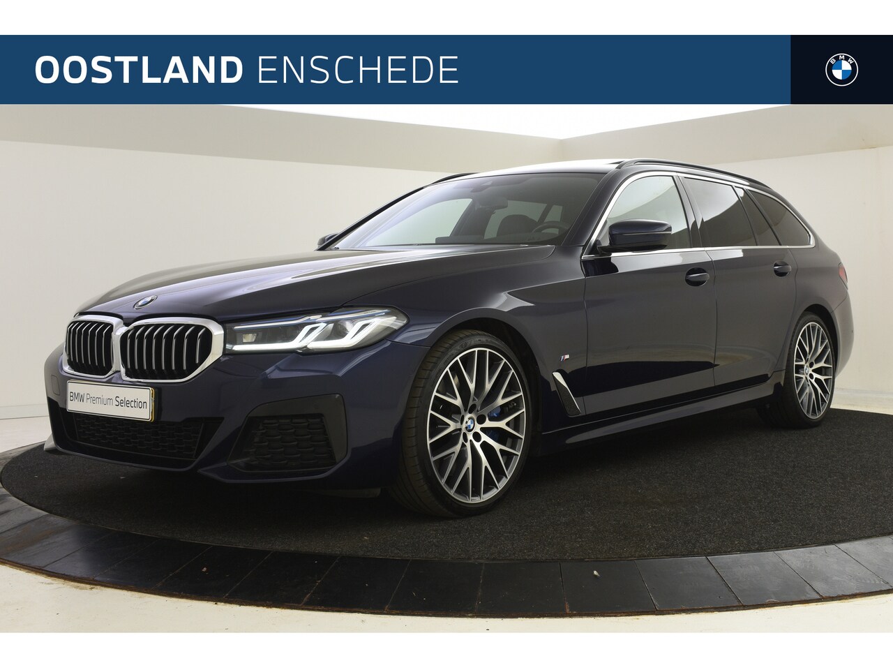 BMW 5-serie Touring - 540i xDrive High Executive M Sport Automaat | Panoramadak | Laserlight | Head-Up | Live Co - AutoWereld.nl