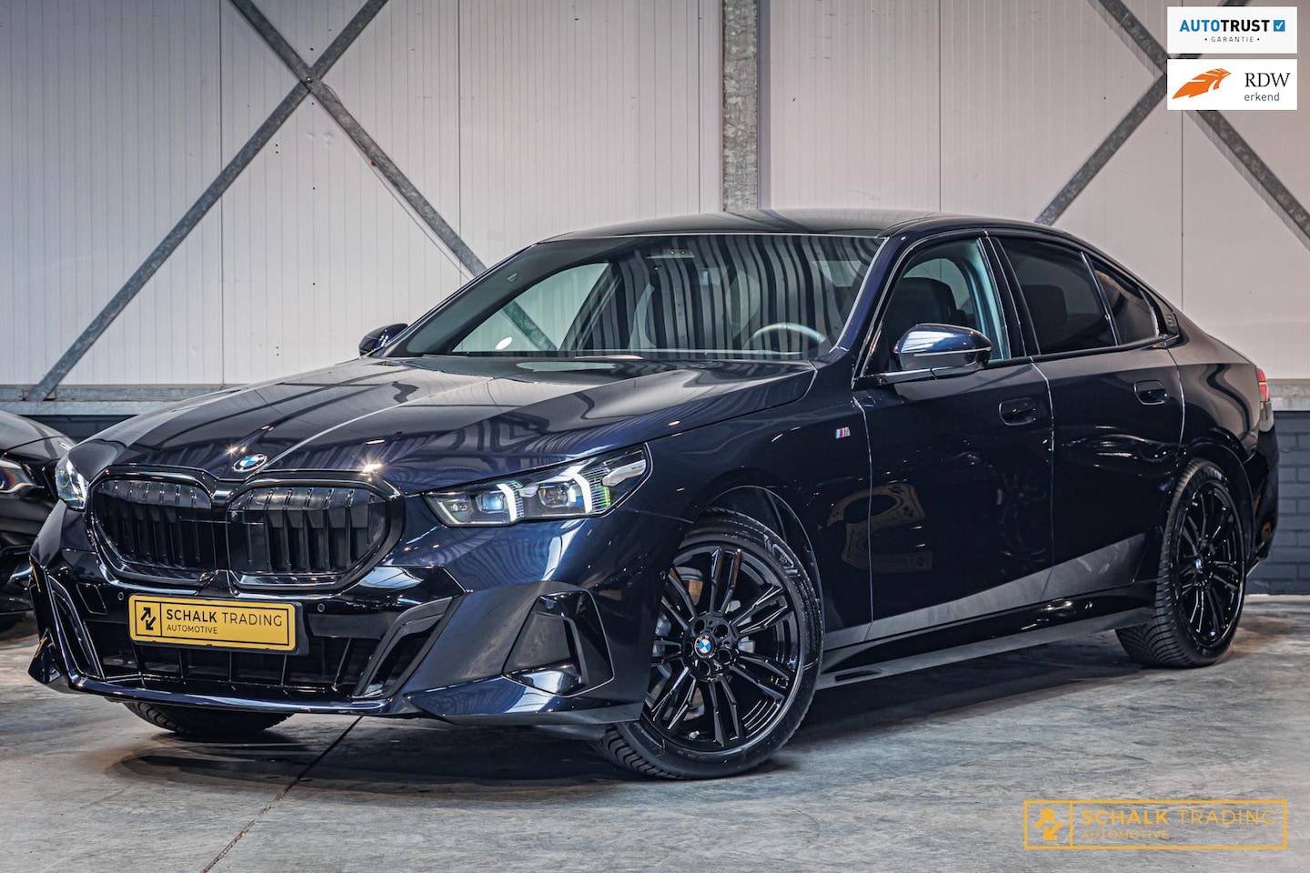 BMW 5-serie - 520i|M-sport|Pano|H&K|HUD|Acc|E-stoel|Ful Option - AutoWereld.nl