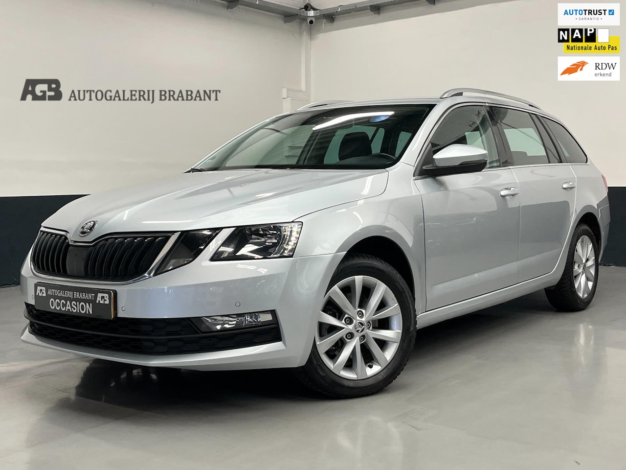 Skoda Octavia Combi - 1.5 TSI Greentech Business Edition /Automaat/AppleCarplay/Led/ - AutoWereld.nl