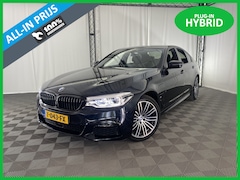 BMW 5-serie - 530e xDrive iPerformance M-Sport Automaat | Apple CarPlay | Navi | Elek. Stoelen met geheu