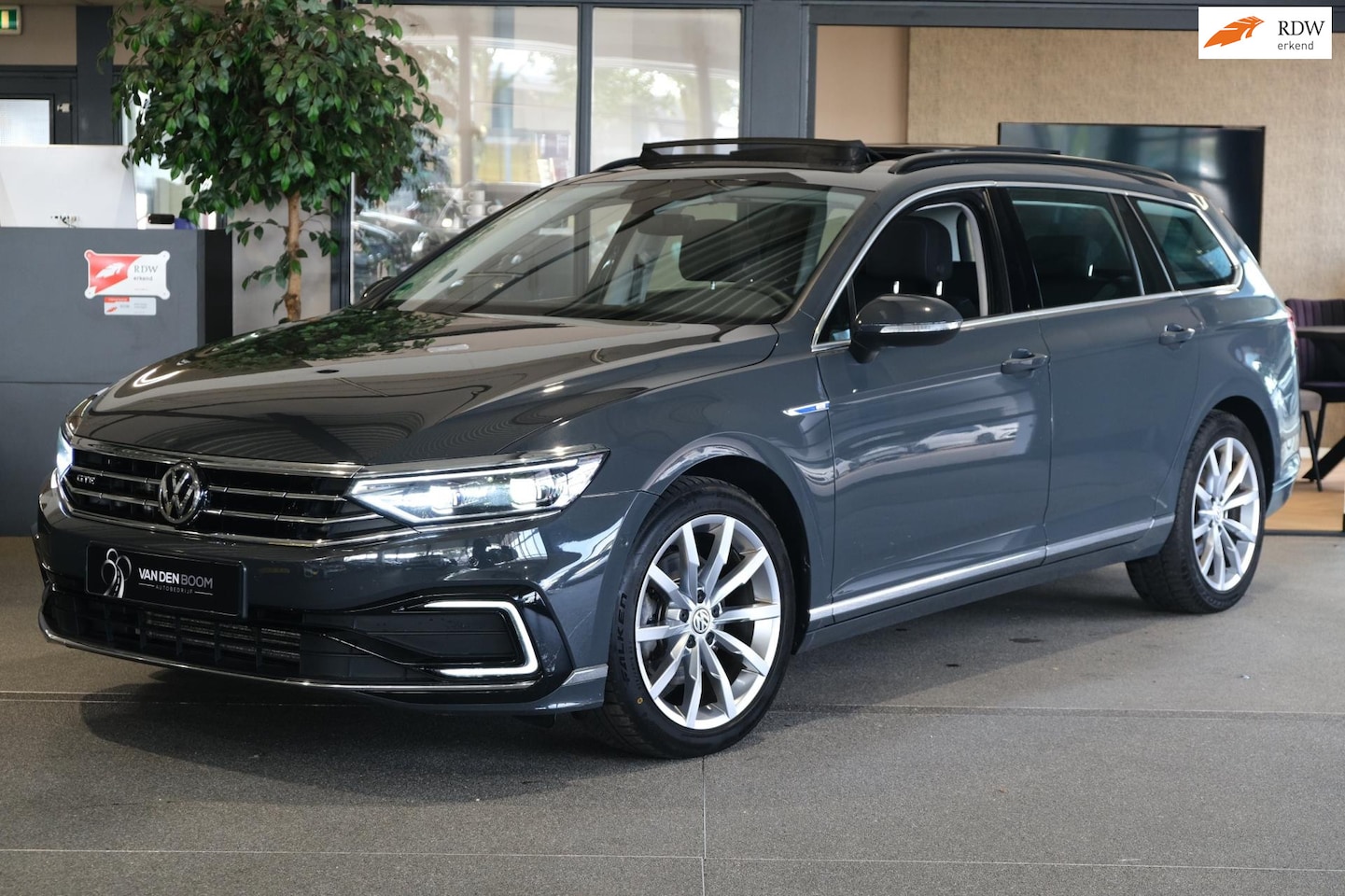 Volkswagen Passat Variant - 1.4 TSI GTE 218PK Pano Virtual Trekhaak - AutoWereld.nl