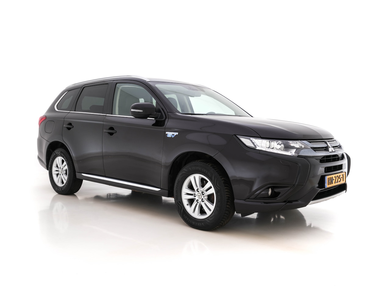 Mitsubishi Outlander - 2.0 PHEV Business Edition AWD [ MODELL-2016] (INCL-BTW) *NAVI-FULLMAP | LEDER-ALCANTARA | - AutoWereld.nl