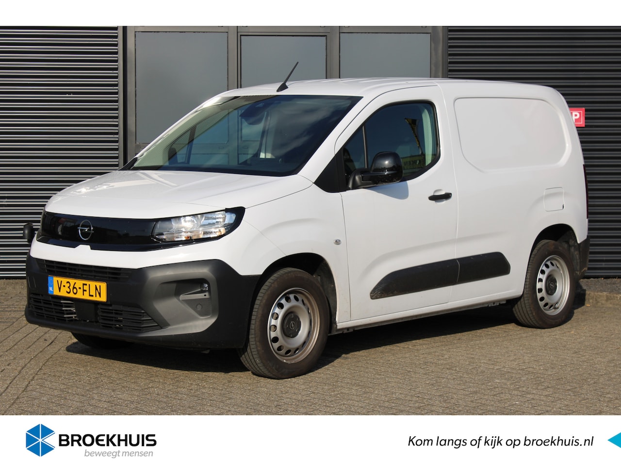 Opel Combo - 1.5 cdti 100 pk L1H1 gvw 1000kg Navigatie / Betimmering / Trekhaak / Comfortpack '' vraag - AutoWereld.nl