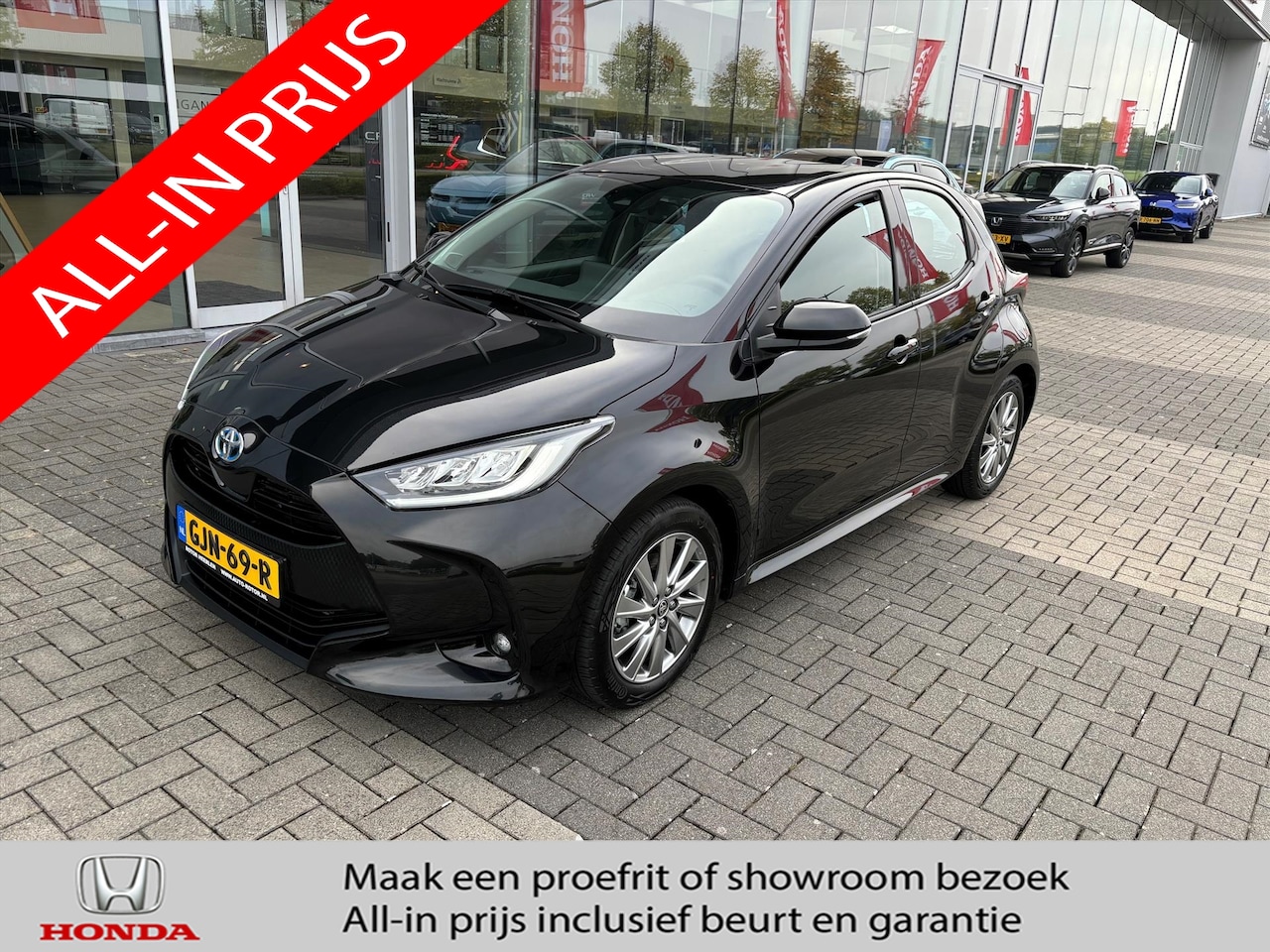 Toyota Yaris - 1.5 Hybrid 116pk CVT Dynamic | HUD | Verwarmd Stuur - AutoWereld.nl