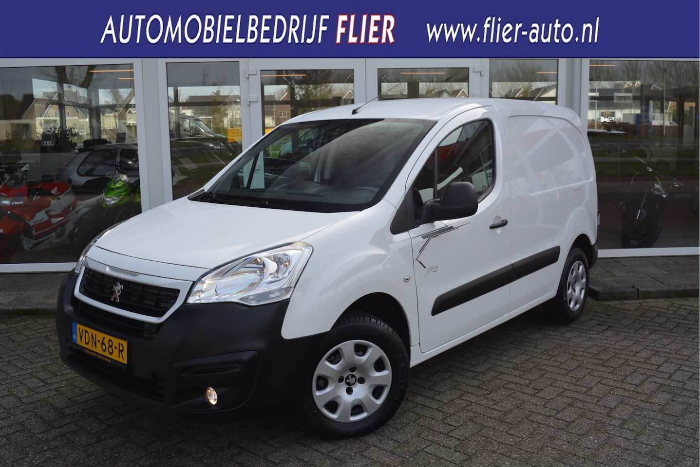 Peugeot e-Partner - Electric L1 Premium 49 KWH | Full Electric | Clima | PDC | 3-Zits - AutoWereld.nl