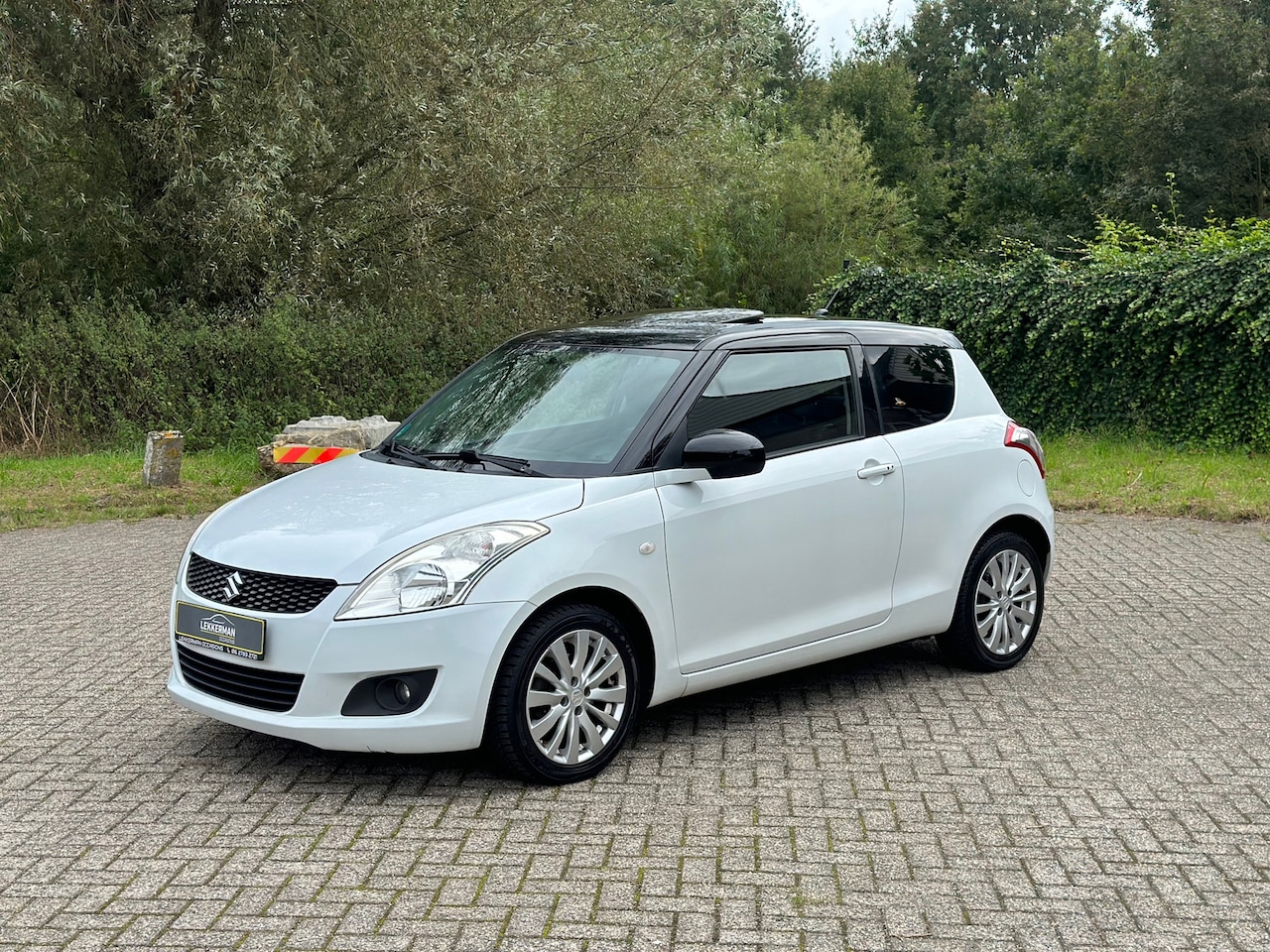 Suzuki Swift - 1.2 Exclusive EASSS PANO I PDC I CRUISE I CLIMA I SPORT - AutoWereld.nl