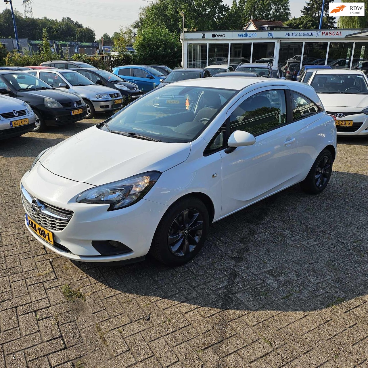 Opel Corsa - 1.2-Navi-Parksensor-Cruise. - AutoWereld.nl