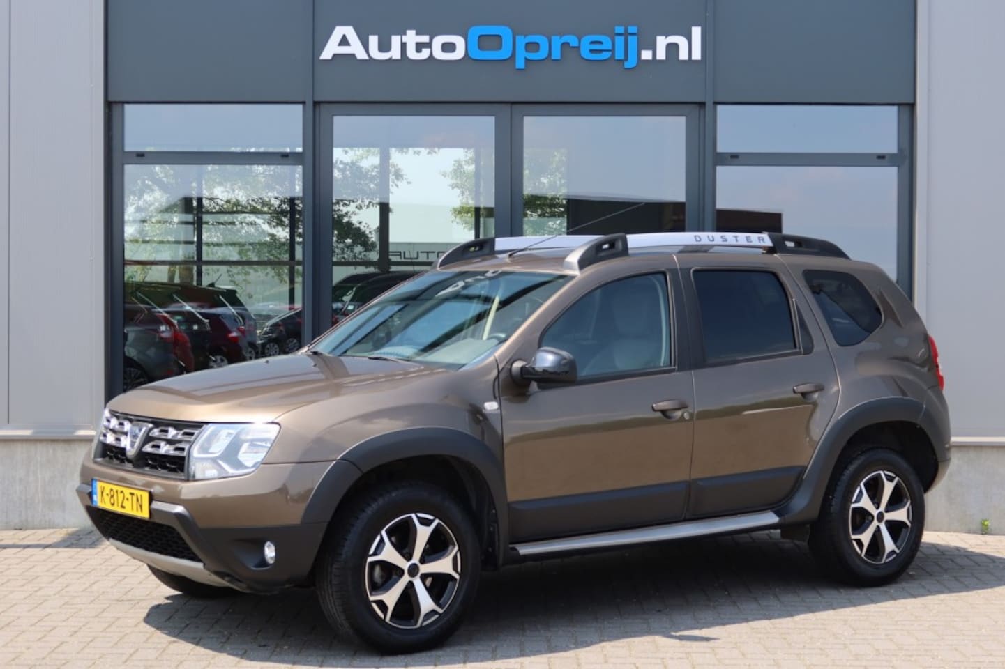 Dacia Duster - 1.2 TCE 4x2 125pk Blackshadow NAVI, Airco - AutoWereld.nl