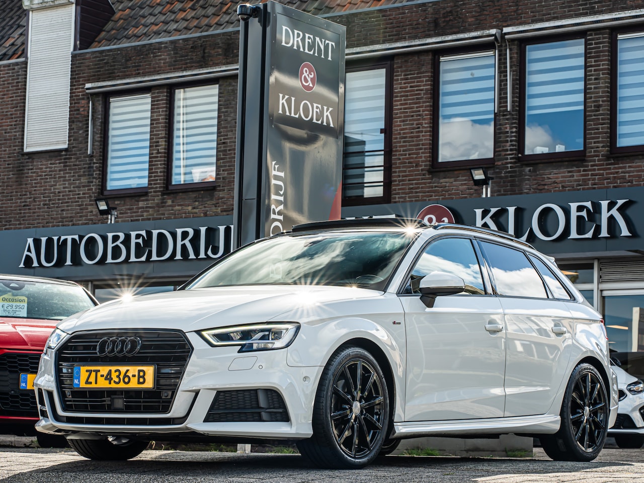 Audi A3 Sportback - 35 TFSI S-Line ORG NL PANO VIRTUAL DASH BLACK OPTIC 140000KM!! - AutoWereld.nl