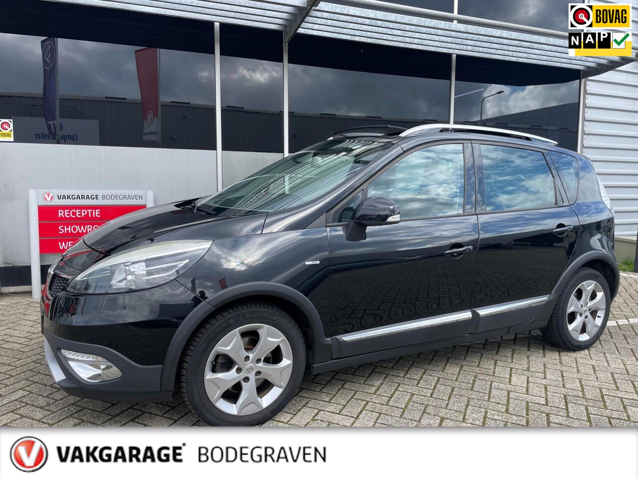 Renault Scénic Xmod - 1.2 TCe Bose / panoramadak - AutoWereld.nl