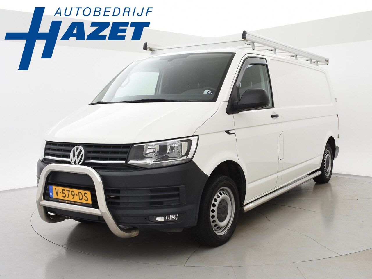 Volkswagen Transporter - 2.0 TDI L2H1 150 PK DSG AUT. + ALU KASTEN / TREKHAAK / NAVIGATIE / CAMERA - AutoWereld.nl