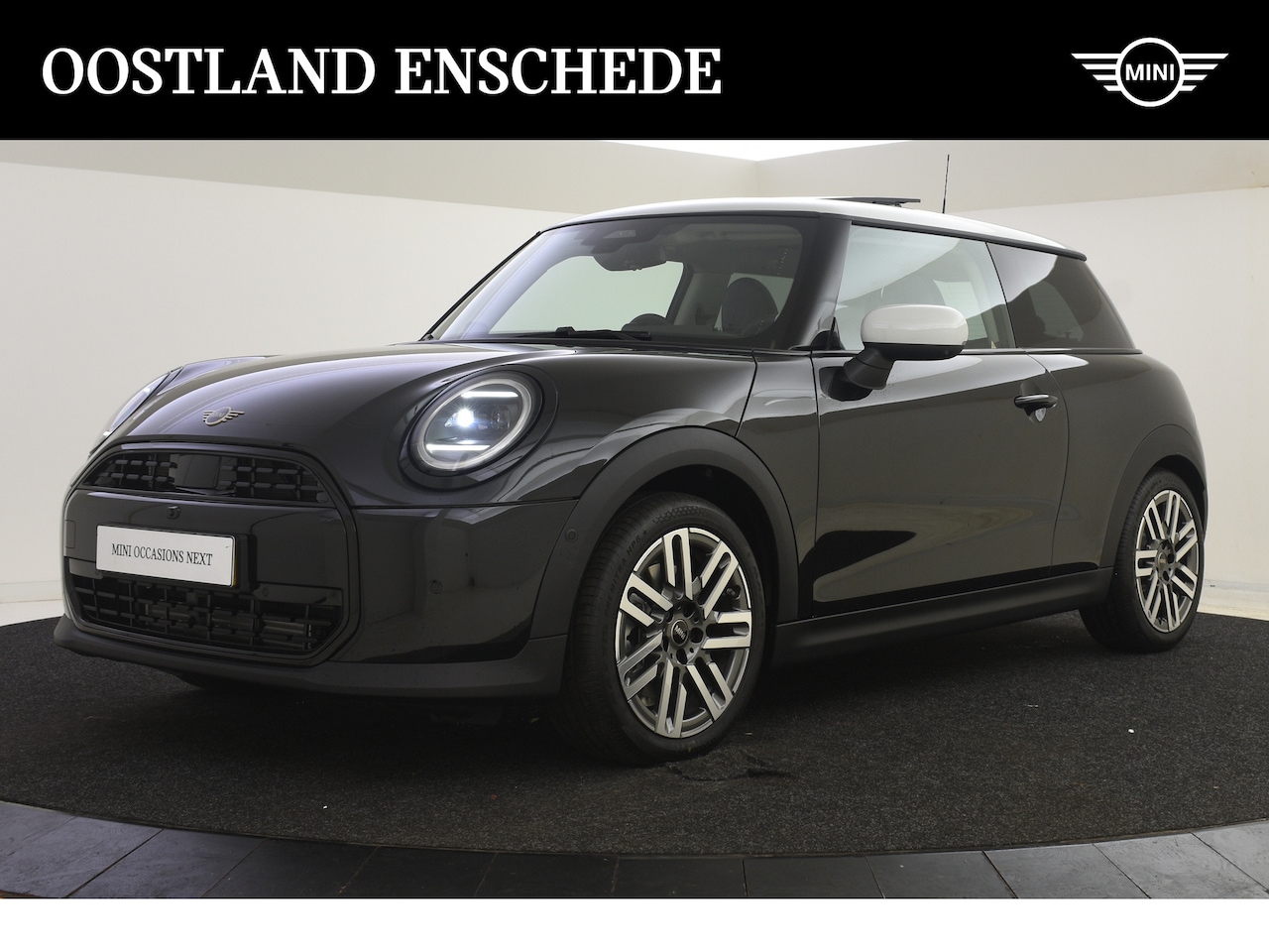 MINI Cooper - Hatchback C Automaat / Classic / Pakket L / 17 inch Parallel Spoke 2-tone - AutoWereld.nl