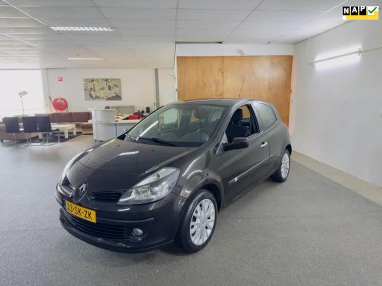 Renault Clio - 1.6-16V Dynamique Luxe Apk Nieuw,Airco,E-Ramen,Lm velgen,N.A.P,Goed onderhouden,Top Auto!! - AutoWereld.nl