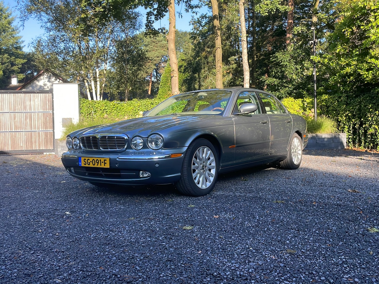 Jaguar XJ - 3.5 V8 Executive *YOUNGTIMER*2e EIGENAAR*MOTOR VERVANGEN 2022*SCHUIF/KANTELDAK*LEDER*MEMOR - AutoWereld.nl