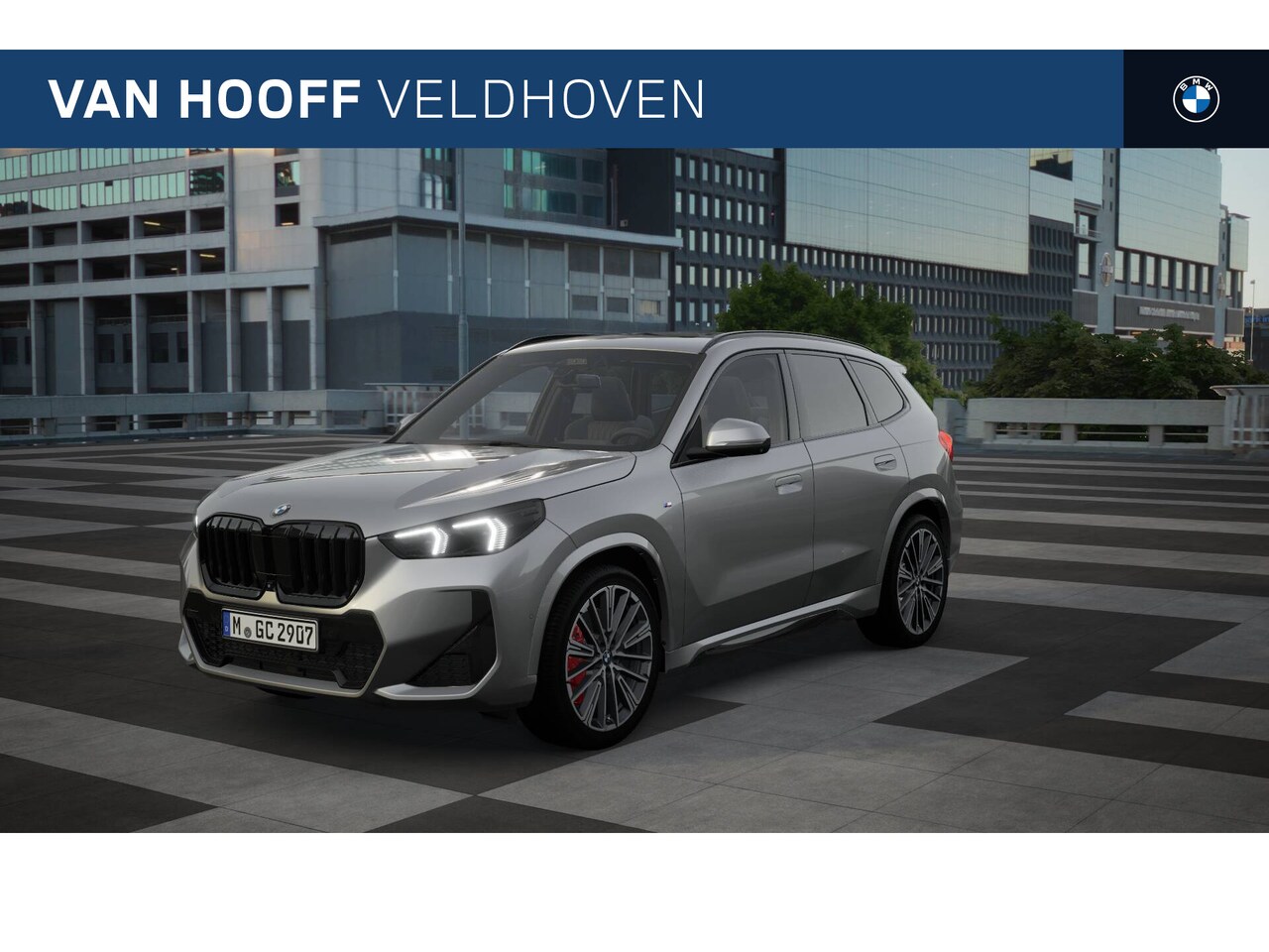 BMW X1 - xDrive23i High Executive M Sport Automaat / Panoramadak / Trekhaak / M Adaptief onderstel - AutoWereld.nl