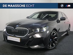 BMW 5-serie - 530e High Executive M Sport Automaat / Panoramadak / Trekhaak / Bowers & Wilkins / Parking