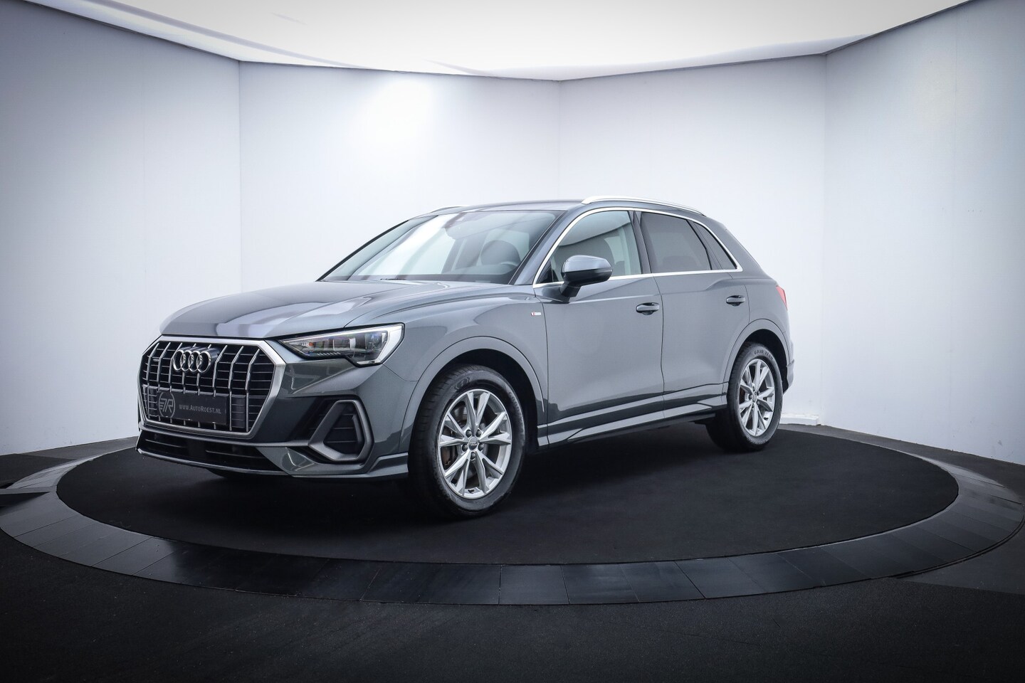 Audi Q3 - 40(2.0)TFSI Quattro S Edition FULL LED/CARPLAY/ADAPTIVE CRUISE/STOELVERW./CLIMA/BLINDSPOT/ - AutoWereld.nl