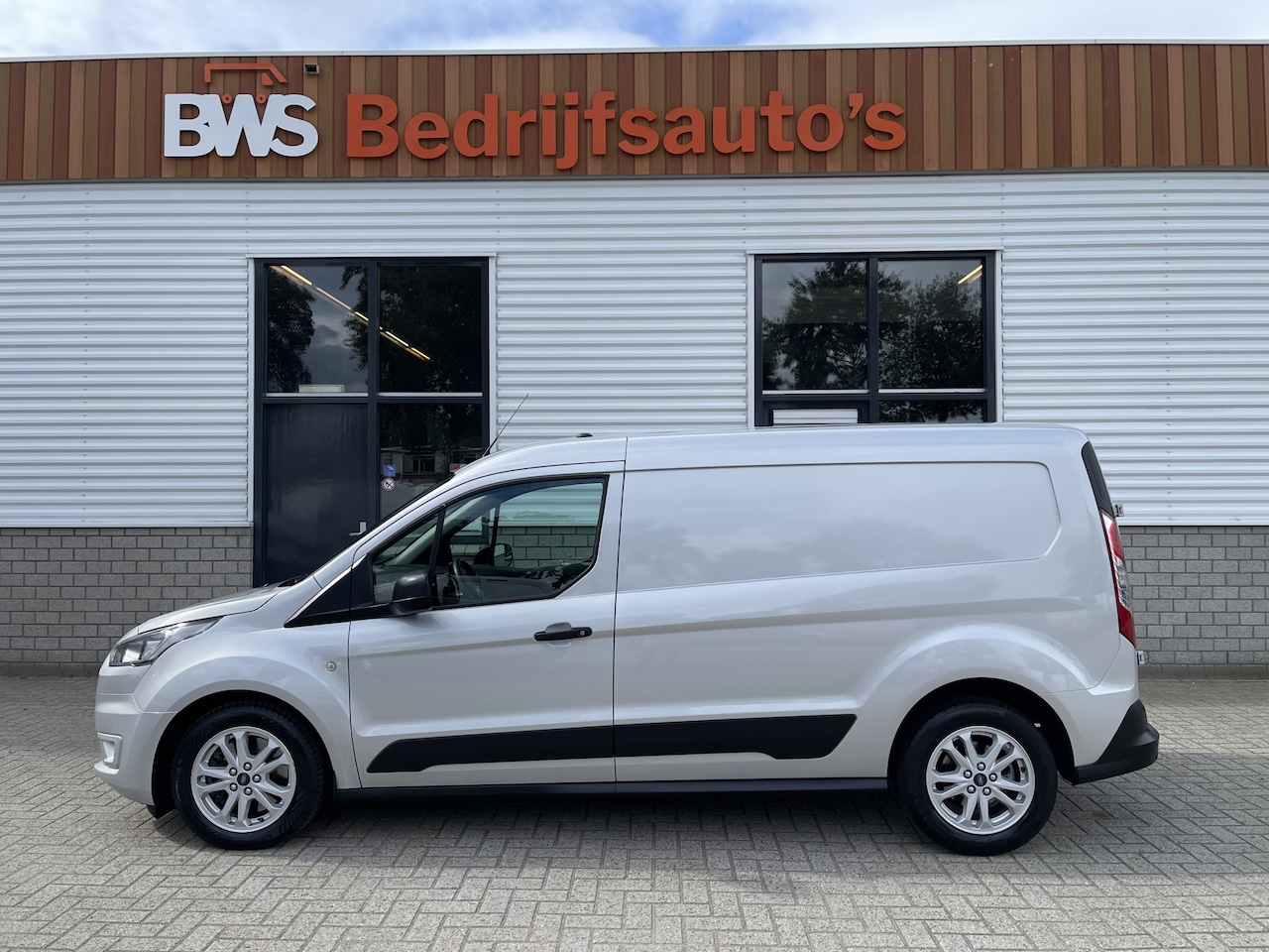 Ford Transit Connect - 1.5 EcoBlue 120pk L2 Trend / vaste prijs rijklaar € 14.950 ex btw / lease vanaf € 274 / li - AutoWereld.nl