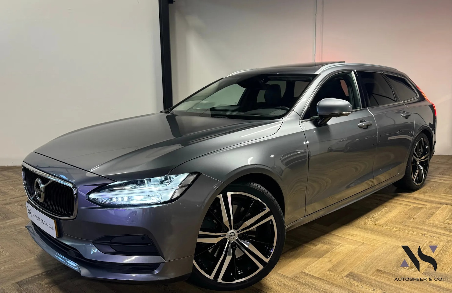 Volvo V90 - 2.0 T4 Business Sport Luxury+ - AutoWereld.nl