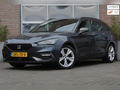 Seat Leon Sportstourer - 1.5 eTSI FR Automaat / digitaal dash / camera / carplay