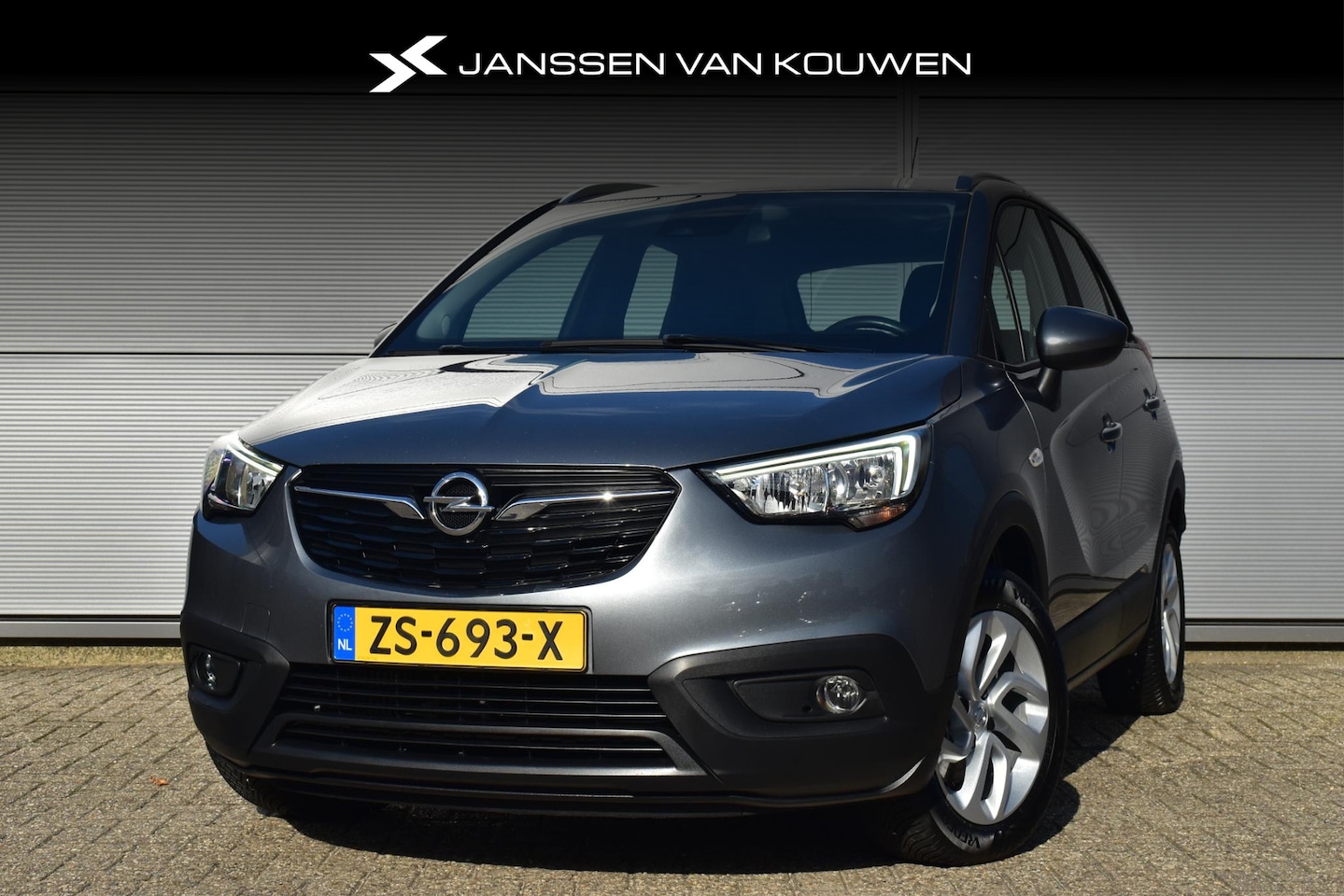 Opel Crossland X - 1.2 Turbo Innovation Parkeersensoren Navigatie Stuur en Stoelverwarming WINTERPAKKET! - AutoWereld.nl