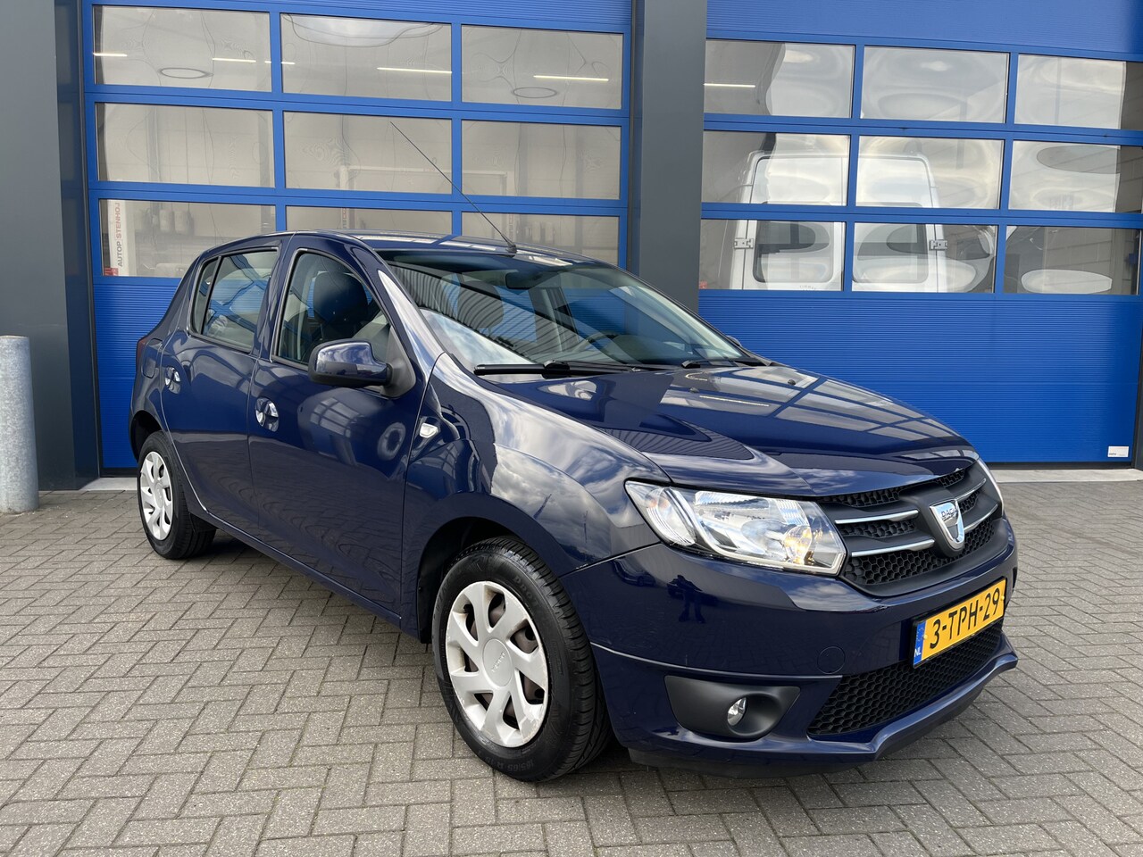 Dacia Sandero - 0.9 TCe 90PK Airco/ Navigatie/ Bluetooth/ Lauréate - AutoWereld.nl