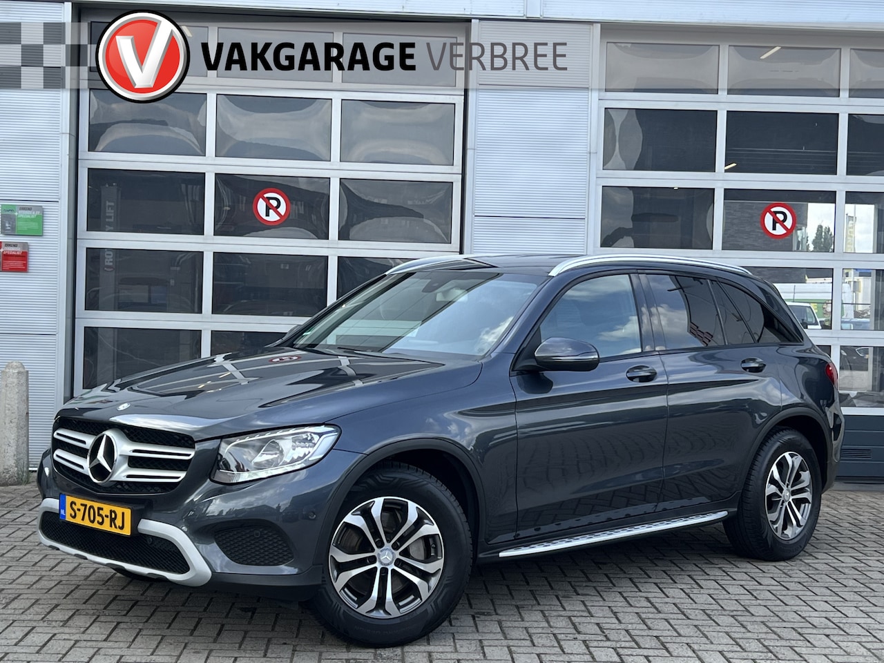 Mercedes-Benz GLC-klasse - 250 4MATIC Ambition | Navigatie | 17" LM Velgen | PDC Voor en Achter | Voorstoelen Verwarm - AutoWereld.nl